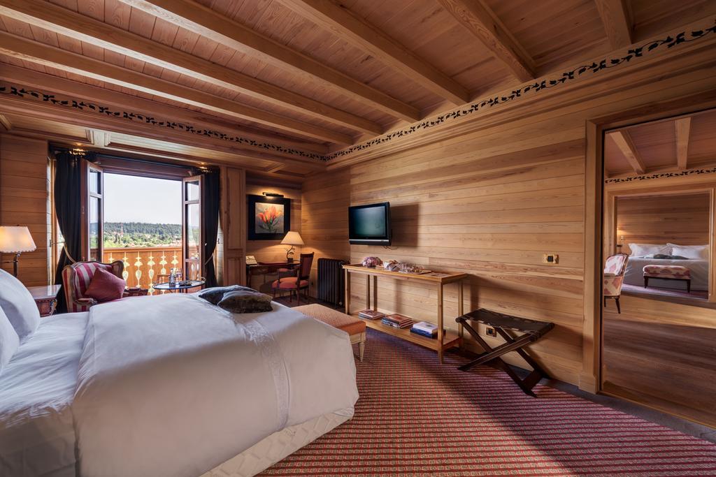 Michlifen Resort & Golf Ifrane  Exterior photo A room at the hotel